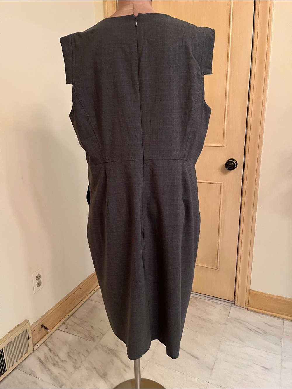 J. CREW "Resume" Career Classic Italian Stretch Wool Charcoal Gray Sheath SZ 18 - Picture 6 of 16